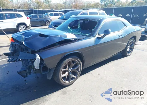 2018 Dodge Challenger Sxt Plus z USA, uszkodzony, nr VIN 2C3CDZAG8JH132331